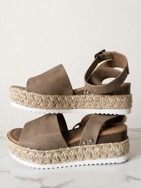 NWOT SODA Tan Espadrille Sandals – Women’s Size 9